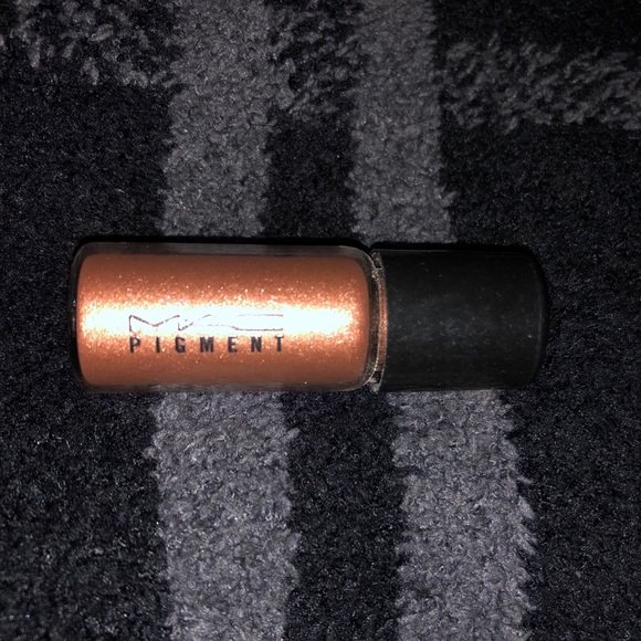 2/$16 MAC Cosmetics Pigment in Coco Beach (Mini) - Picture 2 of 10